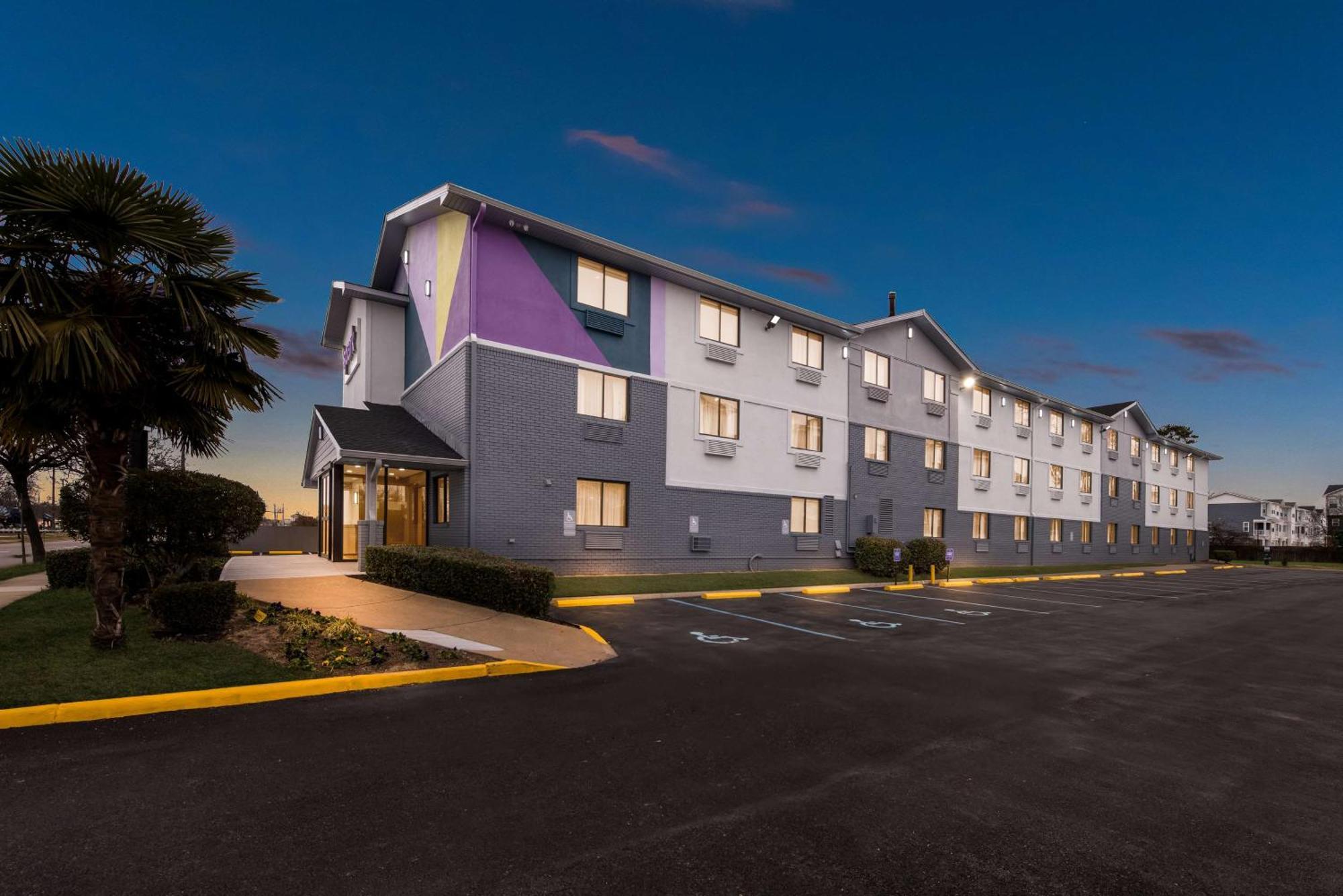 Spark By Hilton Norfolk Exterior photo